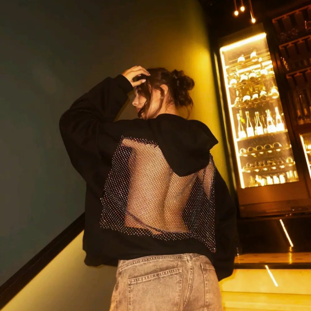 BACKLESS HOODIE™ | Buzo con transparencia atrás, brillos y capucha ✨