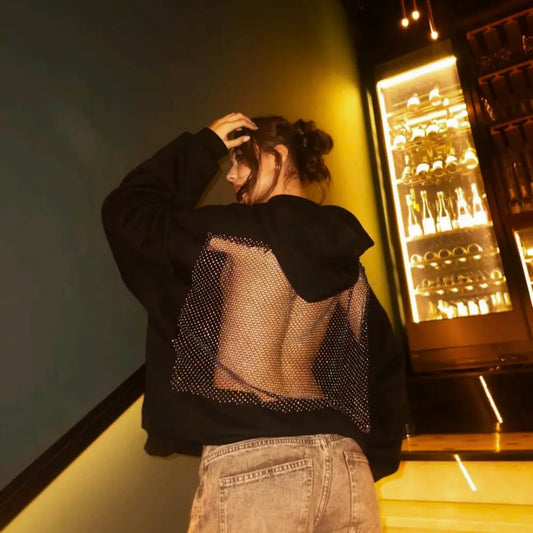 BACKLESS HOODIE™ | Buzo con transparencia atrás, brillos y capucha ✨